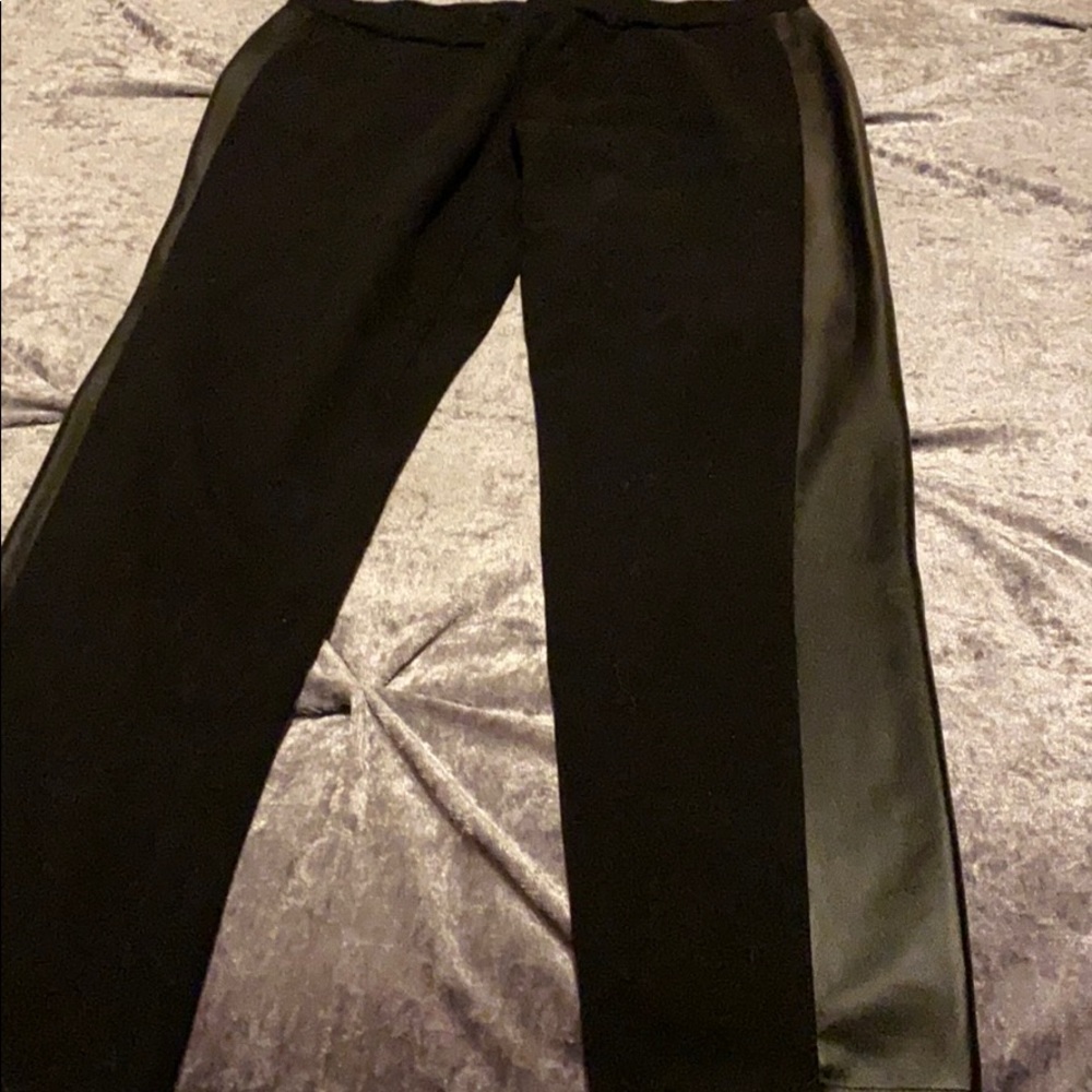 Stretch leggings with faux leather side